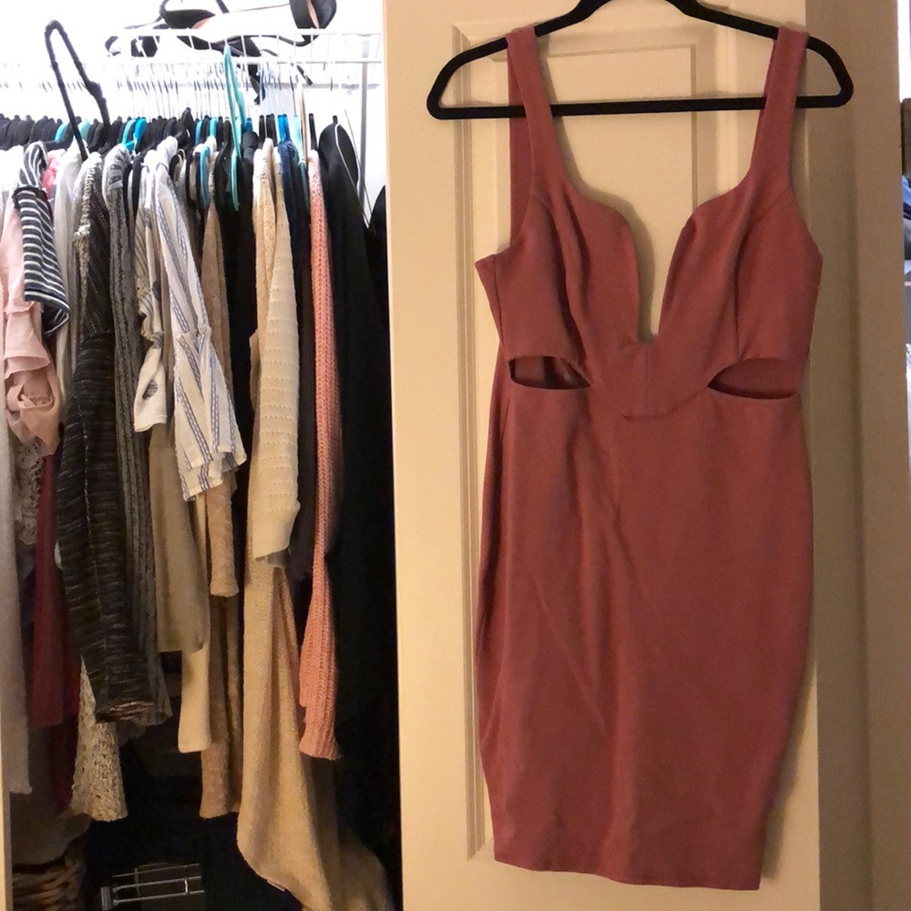 Mauve low cut dress. Never worn!